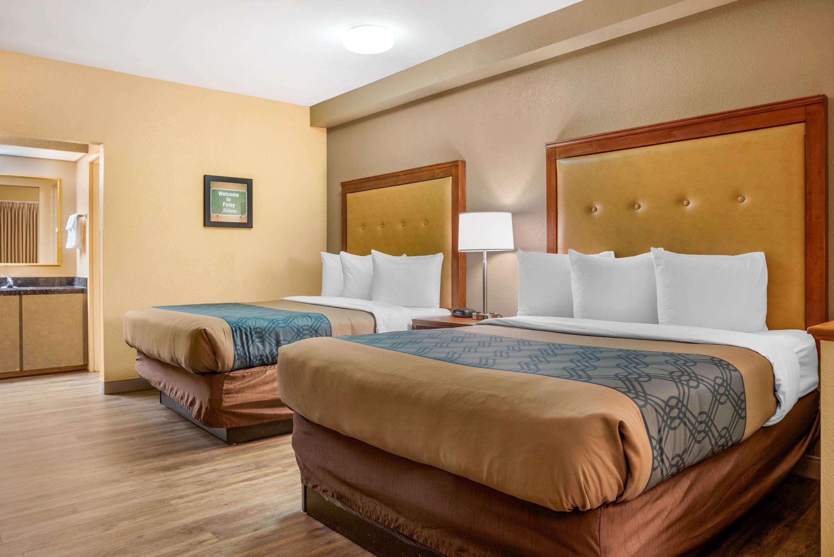 Econo Lodge Inn & Suites Foley-North Gulf Shores ภายนอก รูปภาพ