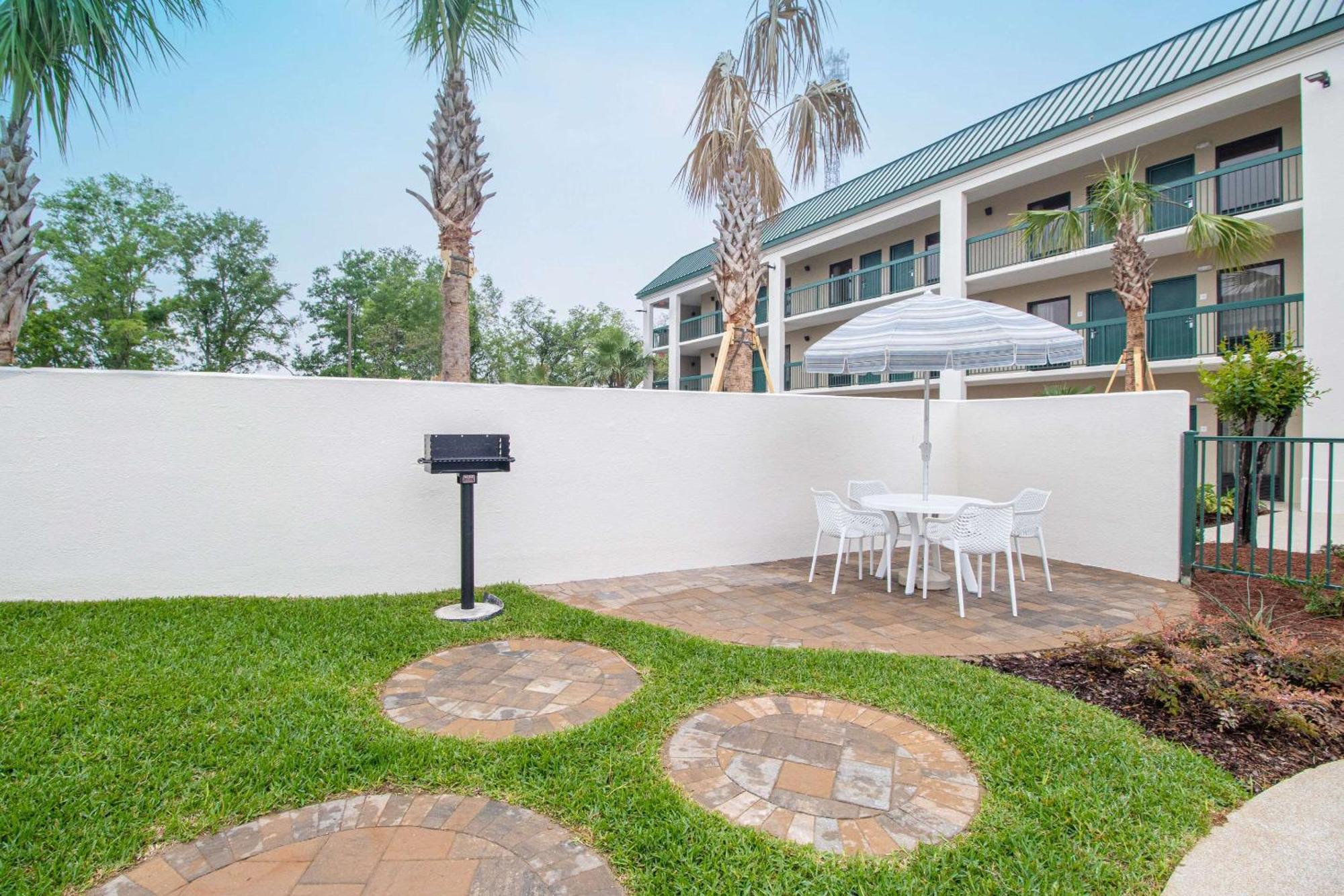 Econo Lodge Inn & Suites Foley-North Gulf Shores ภายนอก รูปภาพ