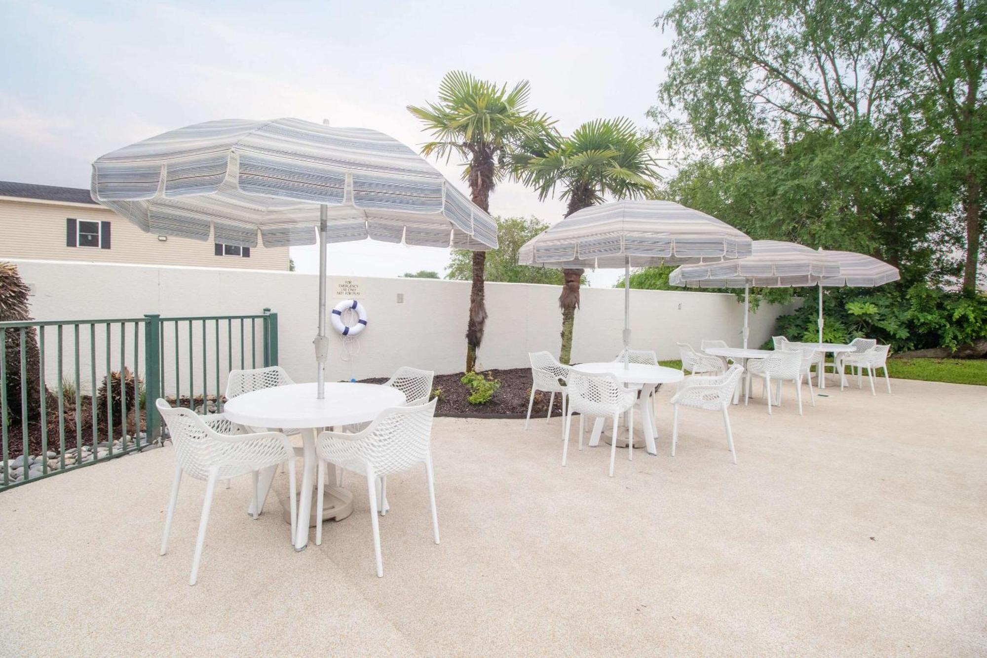 Econo Lodge Inn & Suites Foley-North Gulf Shores ภายนอก รูปภาพ